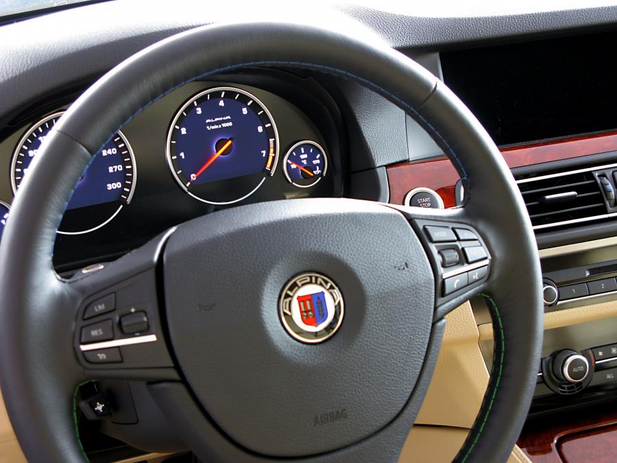 Панель приборов Alpina B5 Bi-Turbo Limousine (F10) 2010 года  (фото 7 из 37)